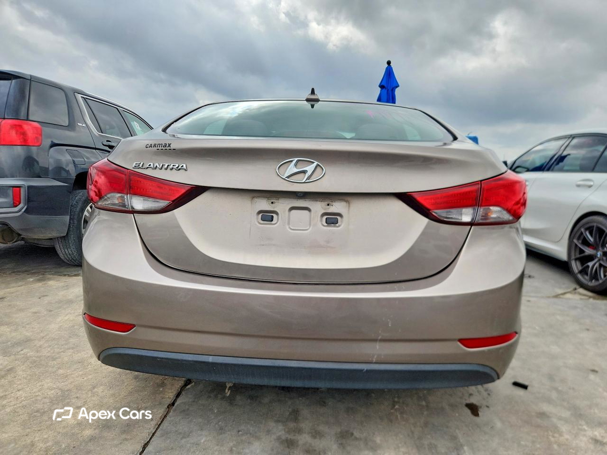 Hyundai Elantra 2016