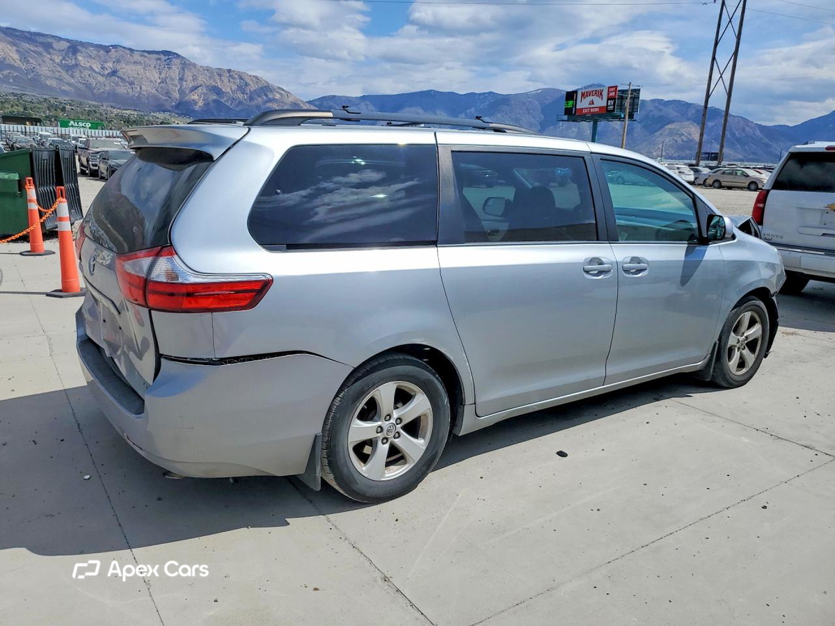 Toyota Sienna 2016