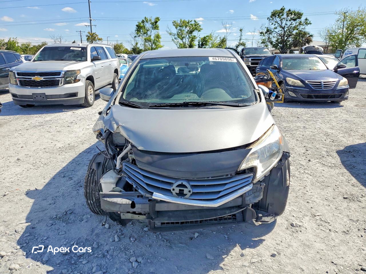 Nissan Versa 2015