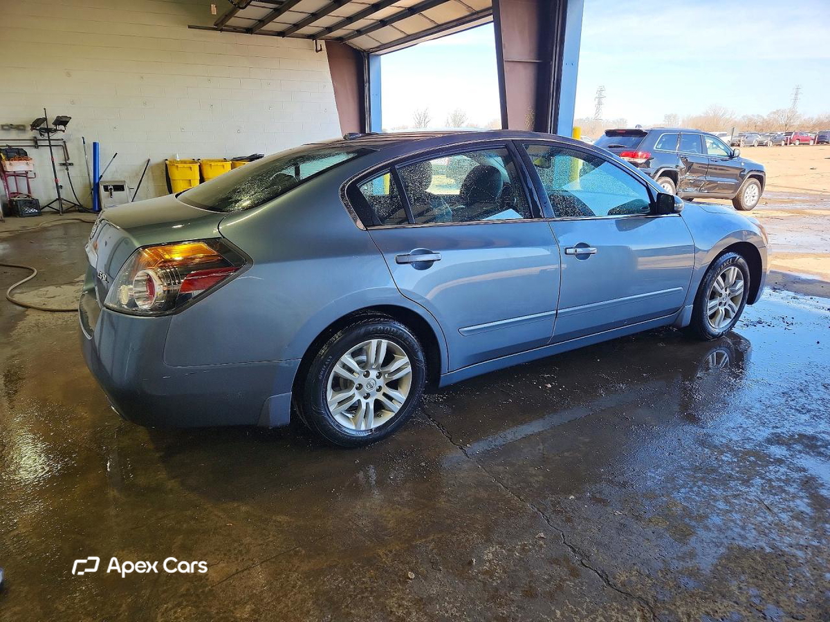Nissan Altima 2012