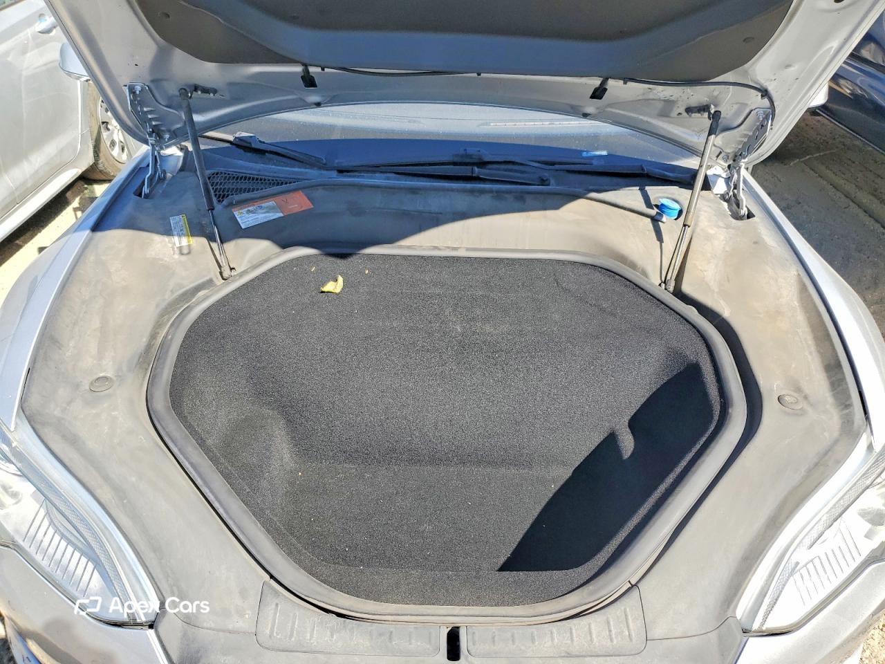 Tesla Model S 2015