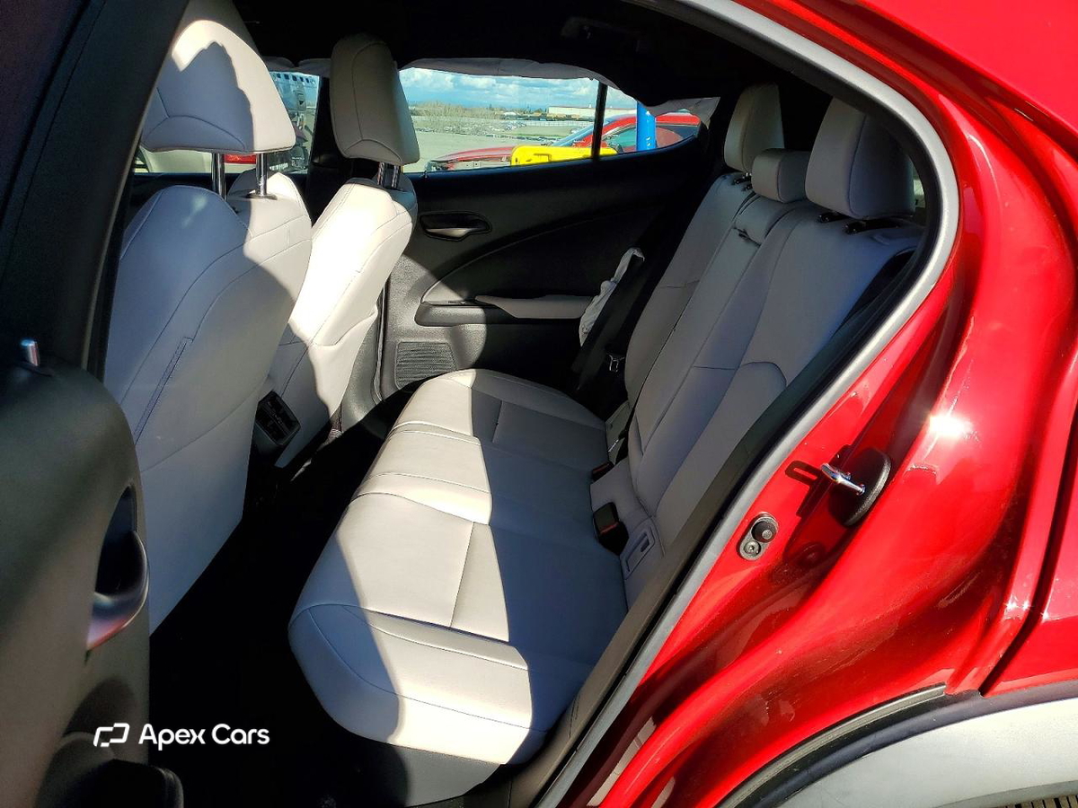 Lexus UX 2019