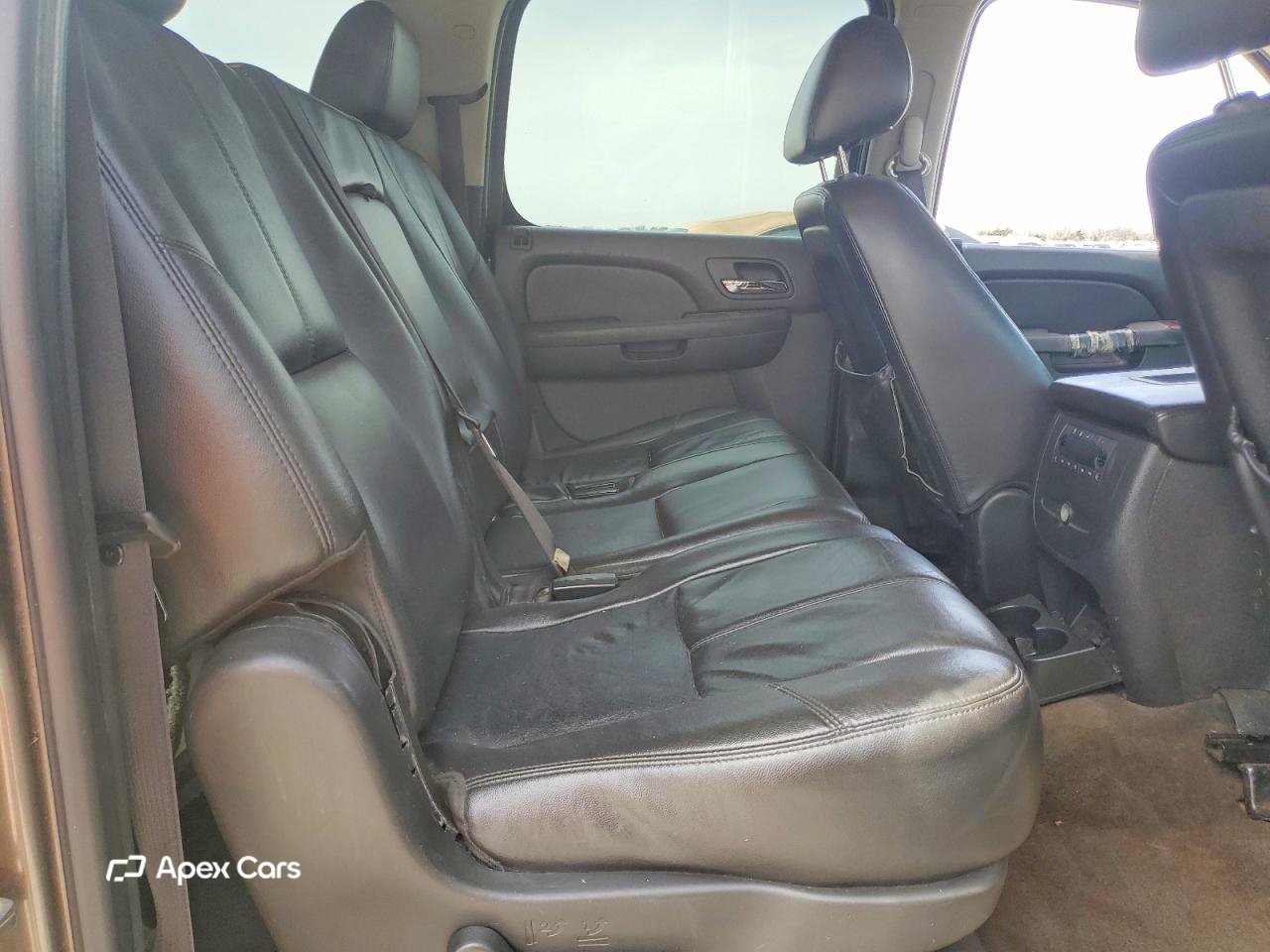 Chevrolet Suburban 2011