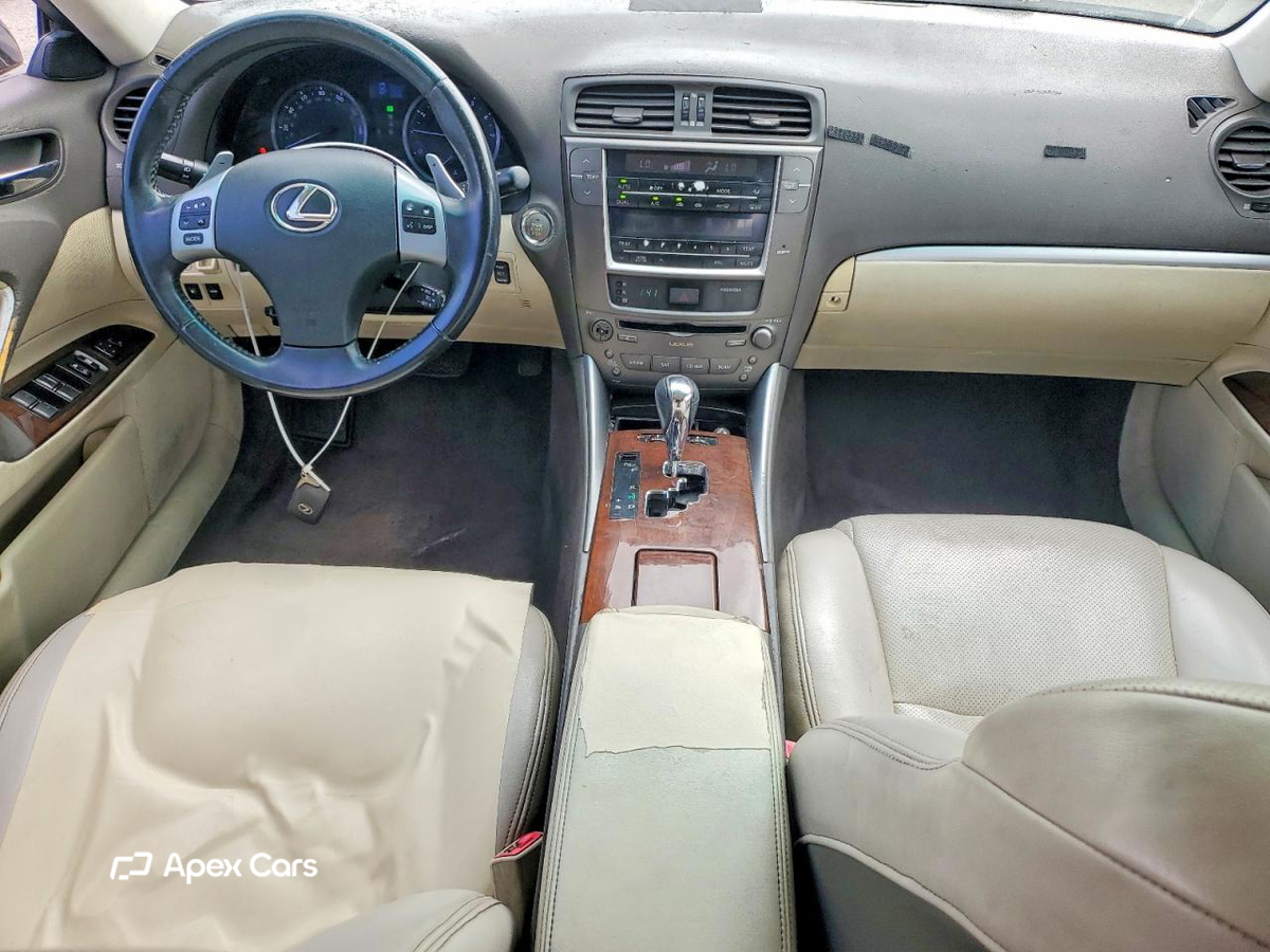 Lexus IS 2011