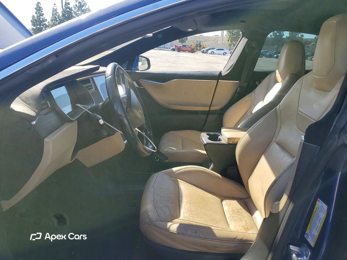 Tesla Model S 2015