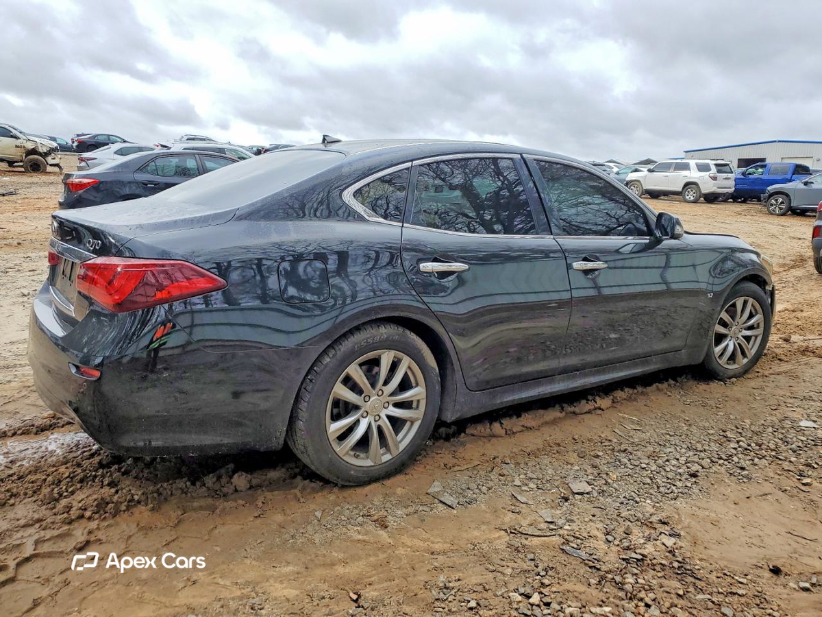 Infiniti Q70 2017