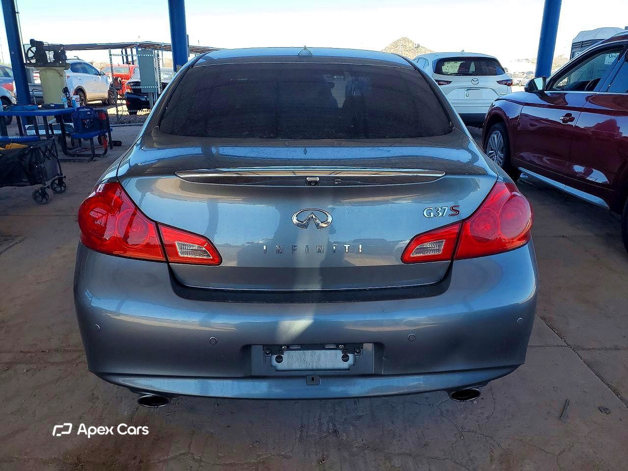 Infiniti G 2011