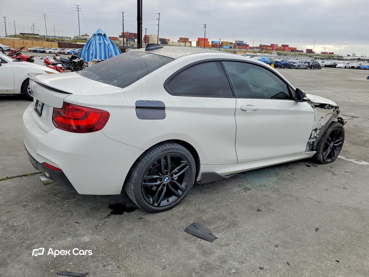 BMW Series 2 2016