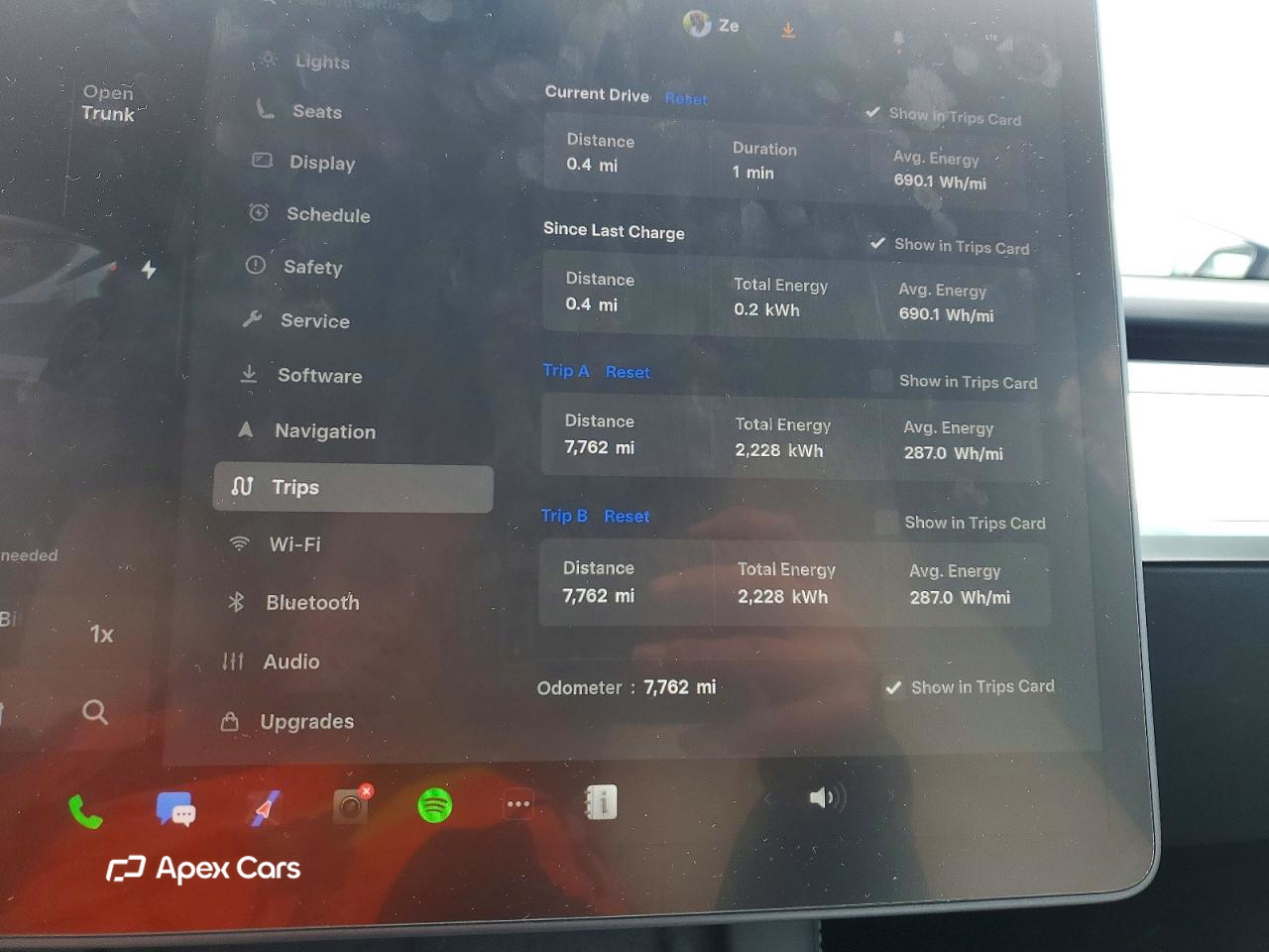 Tesla Model Y 2025