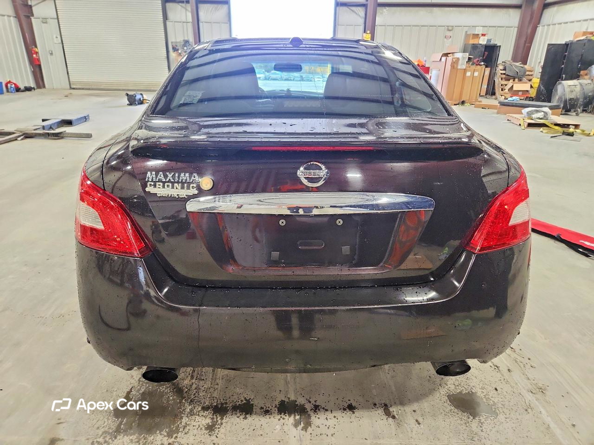 Nissan Maxima 2010