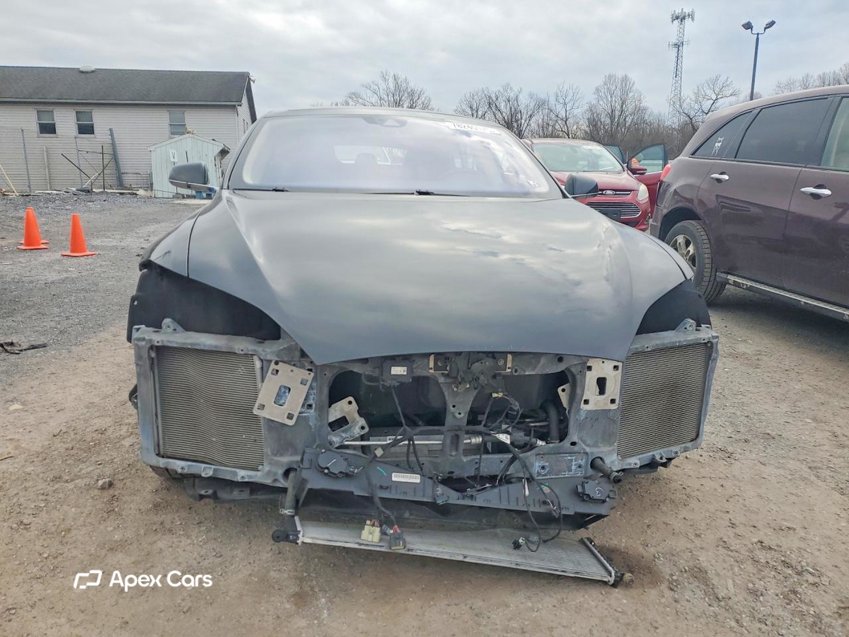 Tesla Model S 2016