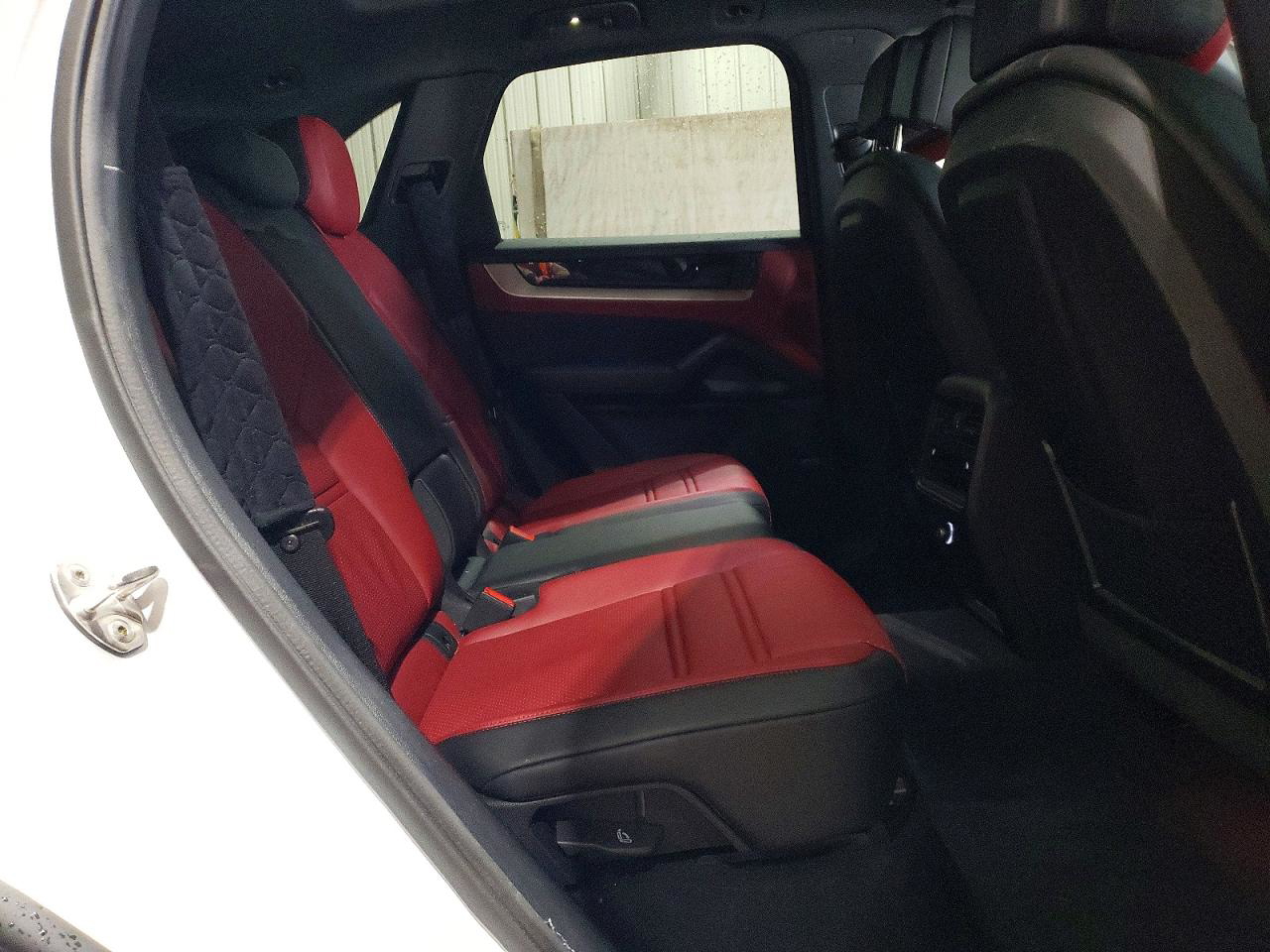 Porsche Cayenne 2024