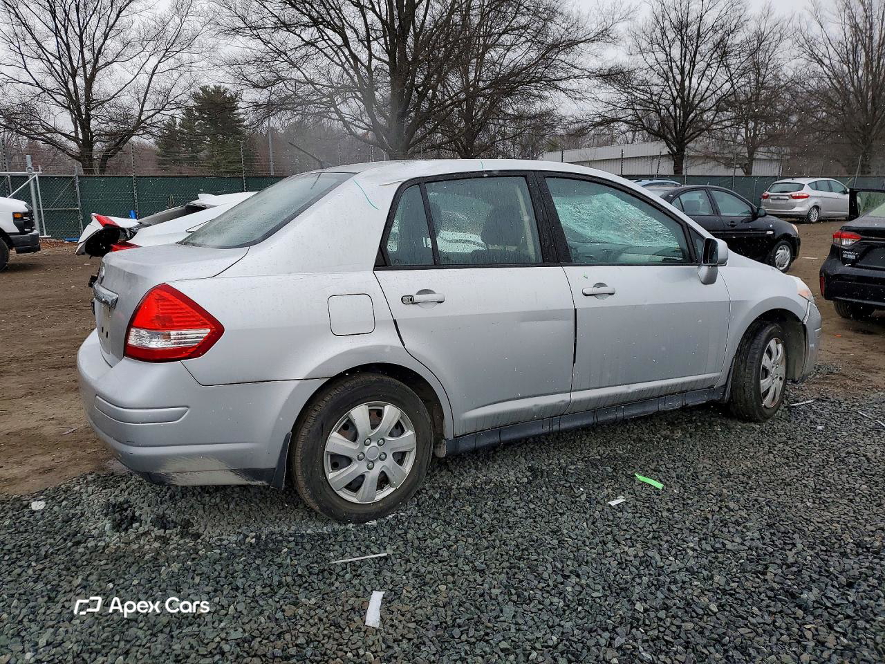 Nissan Versa 2011