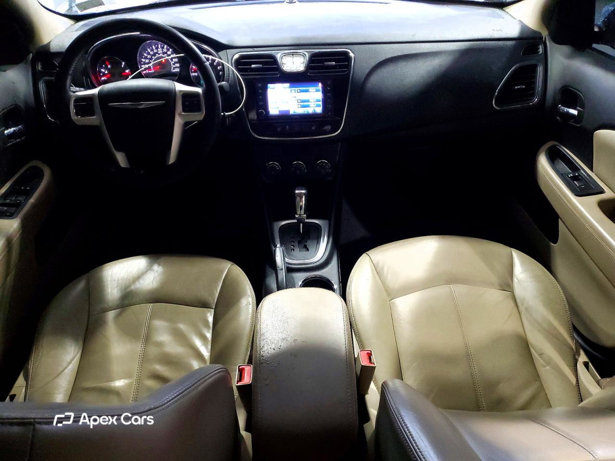 Chrysler 200 2012