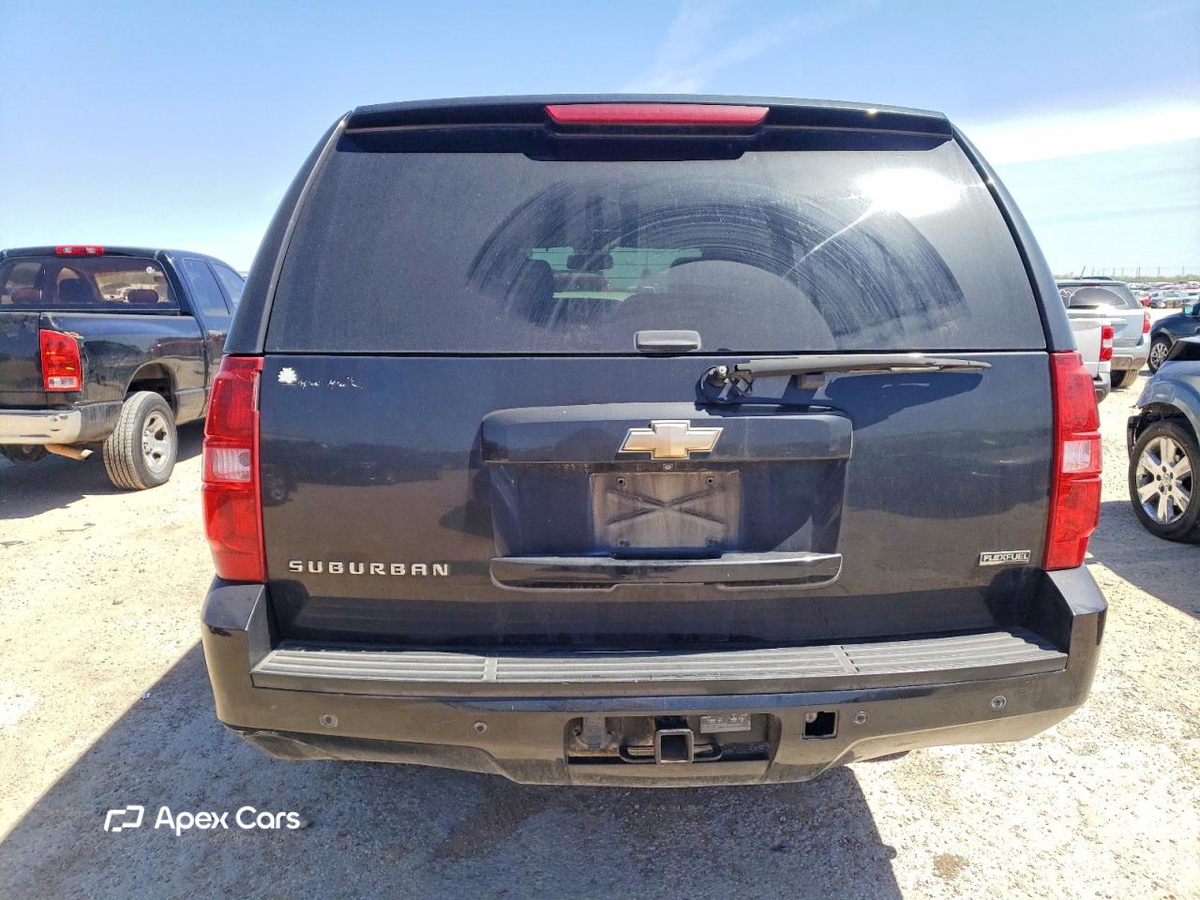 Chevrolet Suburban 2012