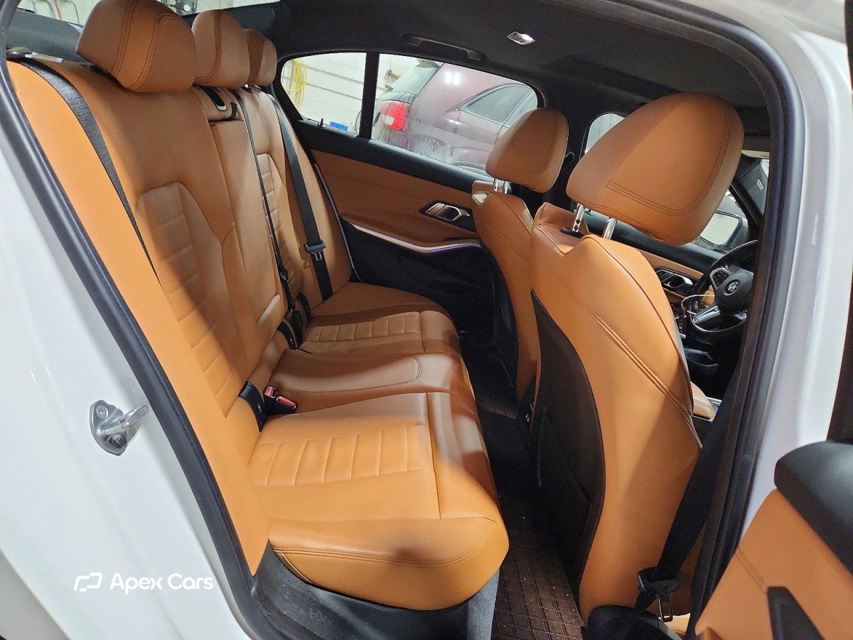 BMW Series 3 2020