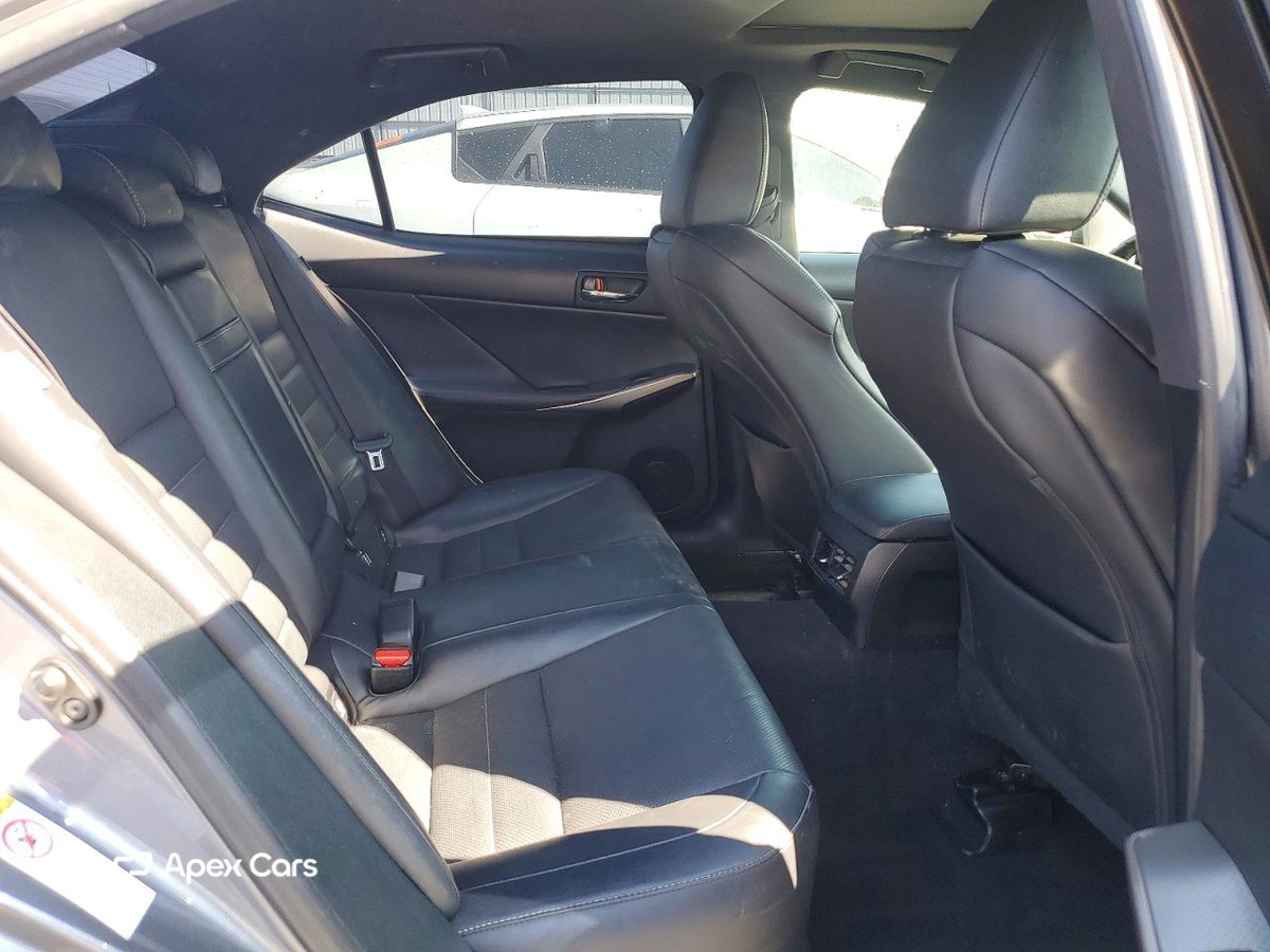 Lexus IS 2015