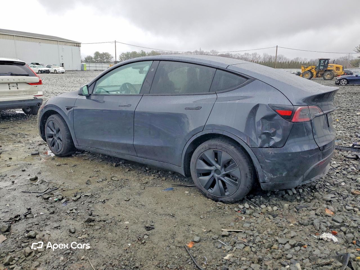 Tesla Model Y 2025