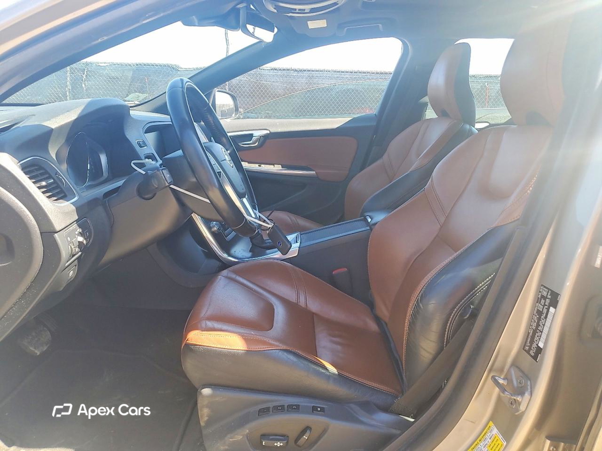 Volvo V60 2015