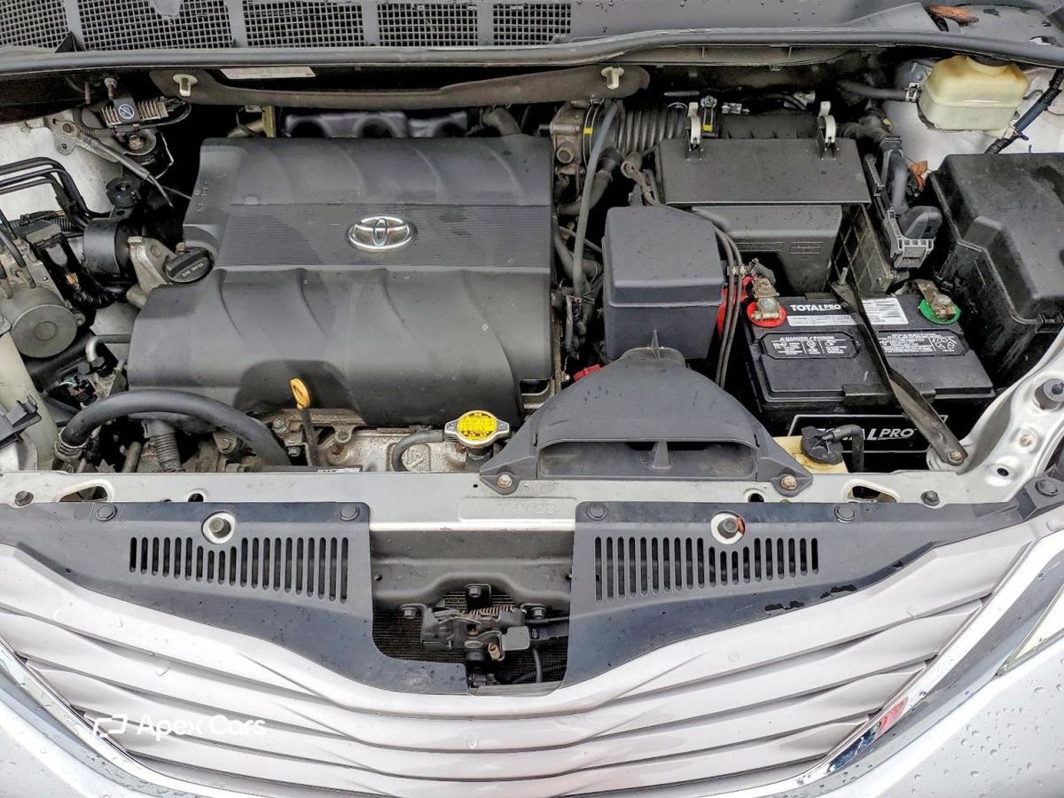 Toyota Sienna 2016