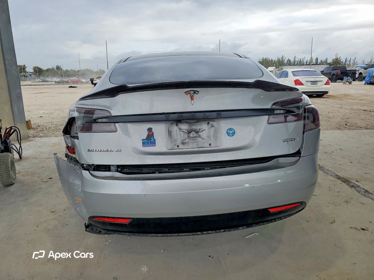 Tesla Model S 2016