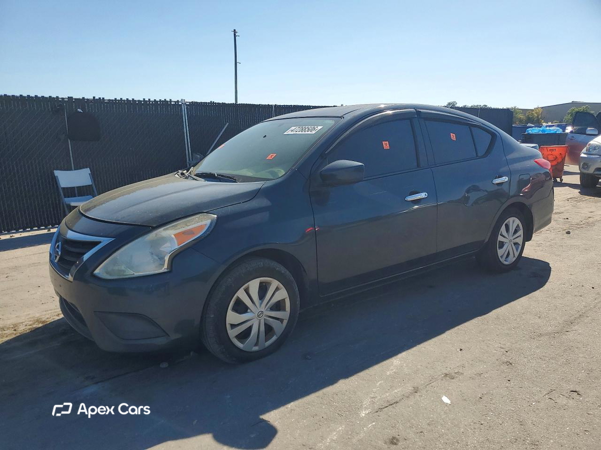Nissan Versa 2015