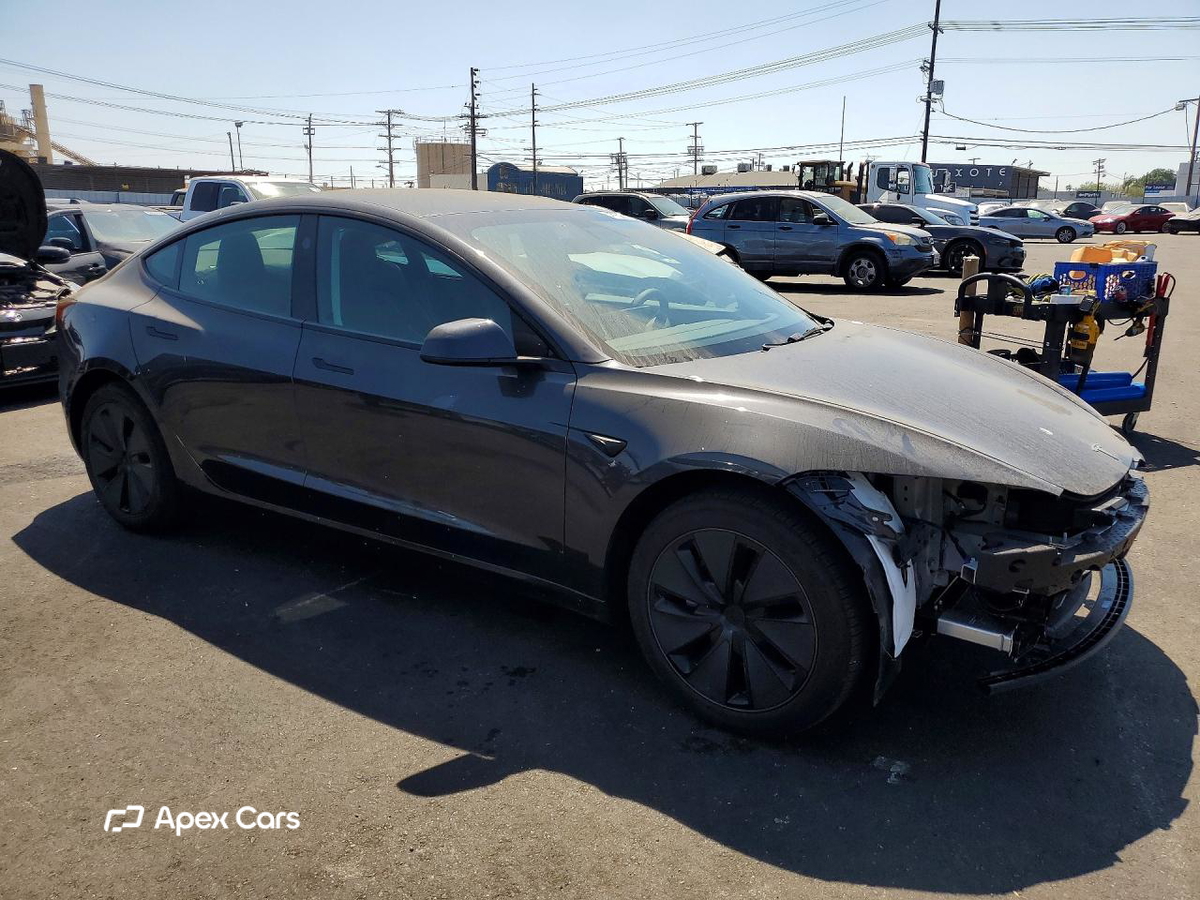 Tesla Model 3 2025