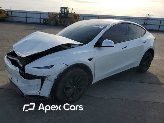 Tesla Model Y 2026 - Image 1 of 13