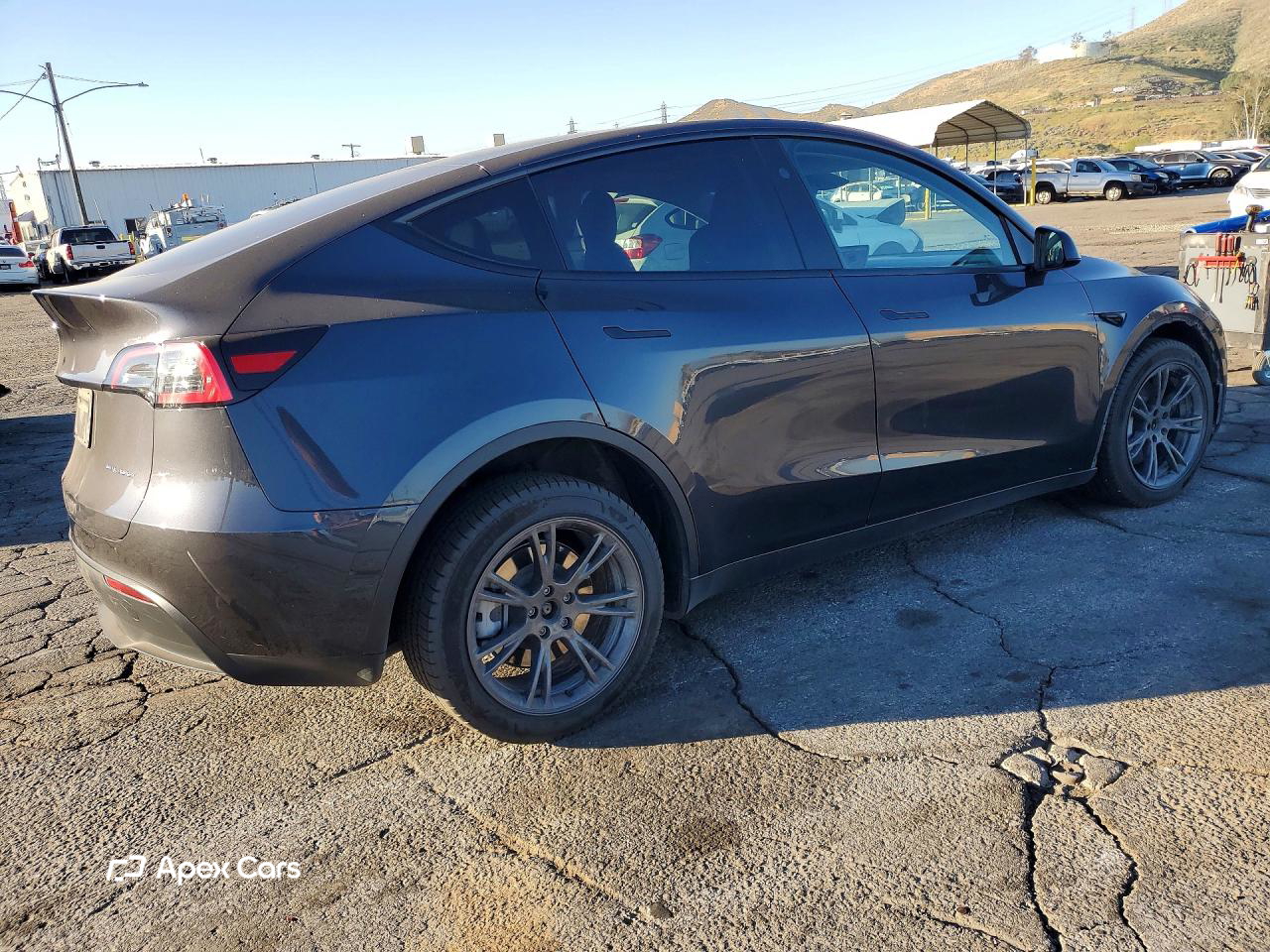 Tesla Model Y 2024