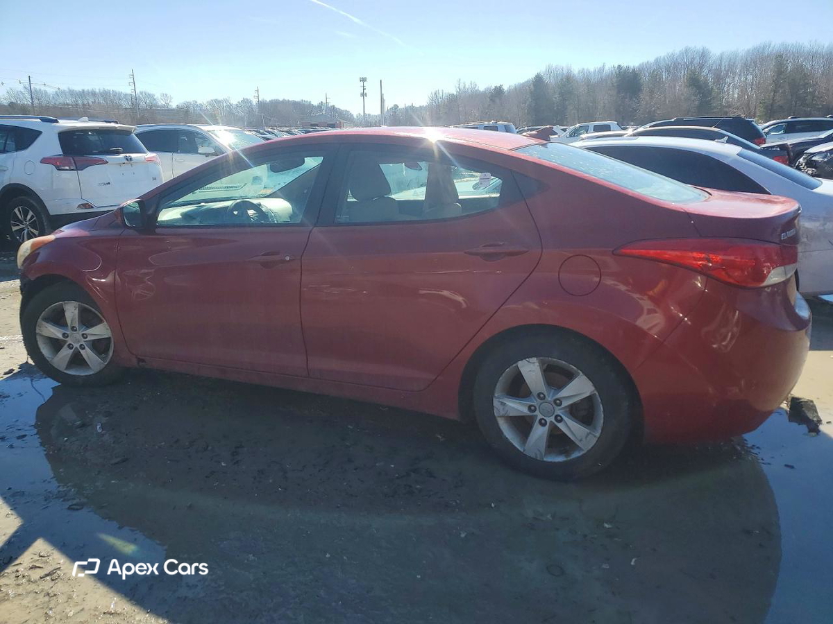 Hyundai Elantra 2012