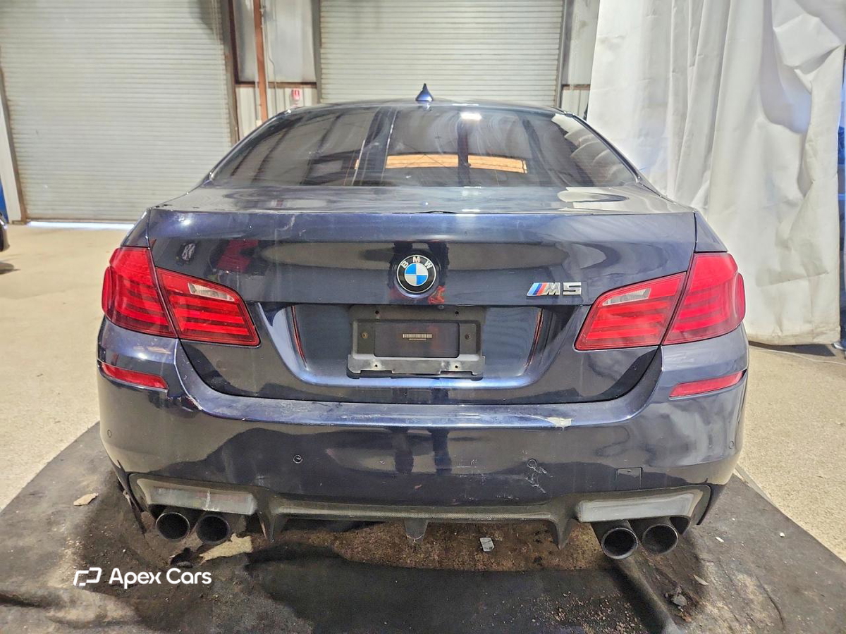 BMW M5 2013