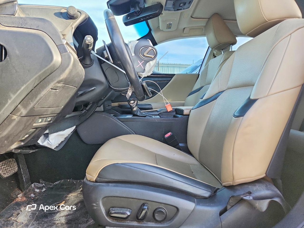 Lexus ES 2021