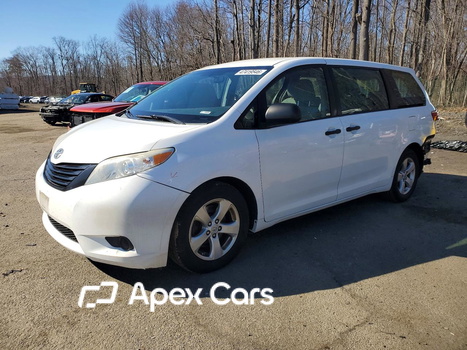 Toyota Sienna 2015 - Image 1 of 14
