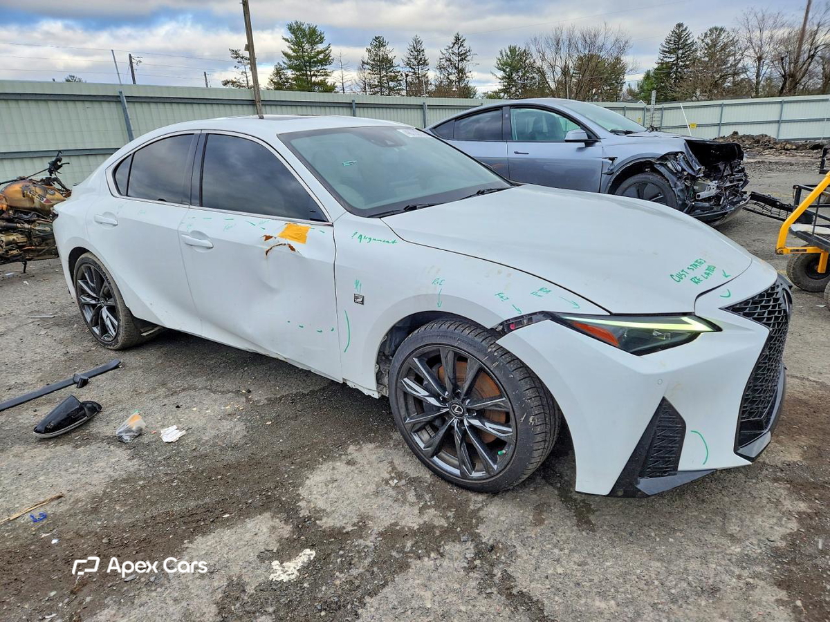 Lexus IS 2021