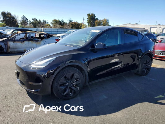 Tesla Model Y 2021 - Image 1 of 14