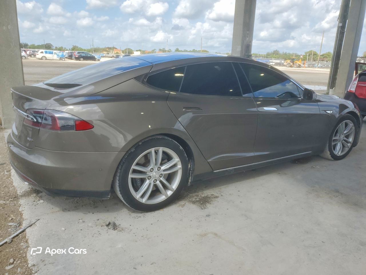 Tesla Model S 2016