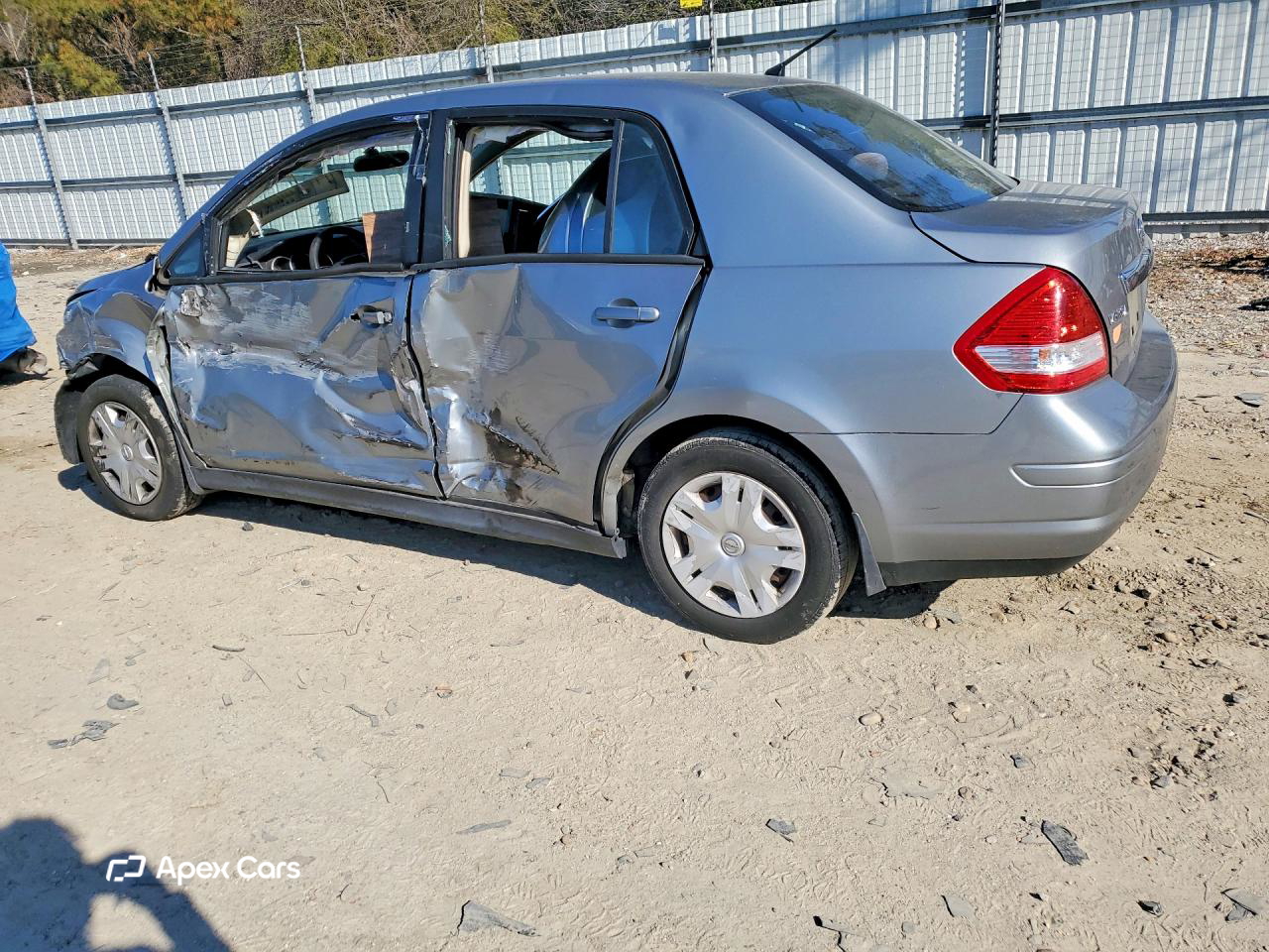 Nissan Versa 2011