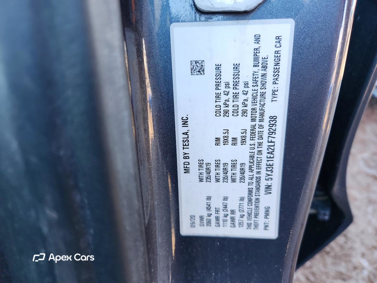 Tesla Model 3 2020