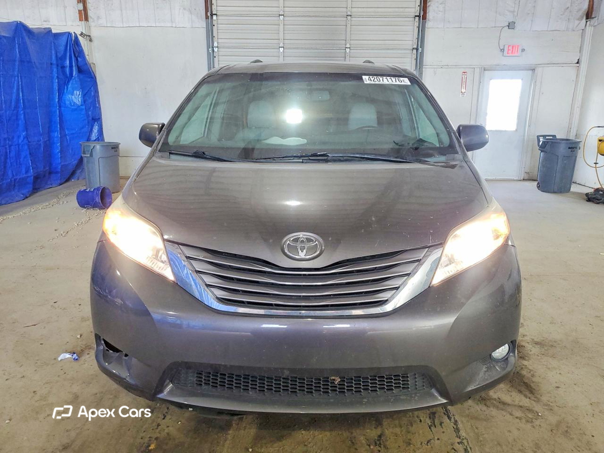 Toyota Sienna 2015