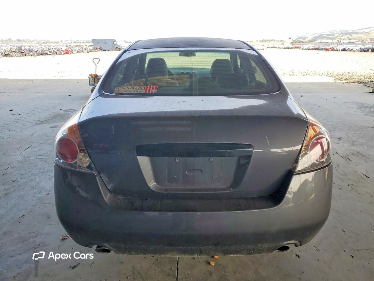 Nissan Altima 2010
