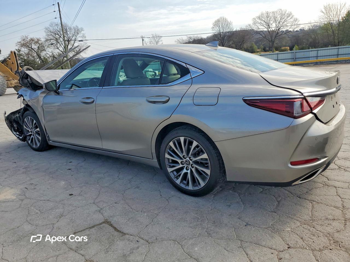 Lexus ES 2019