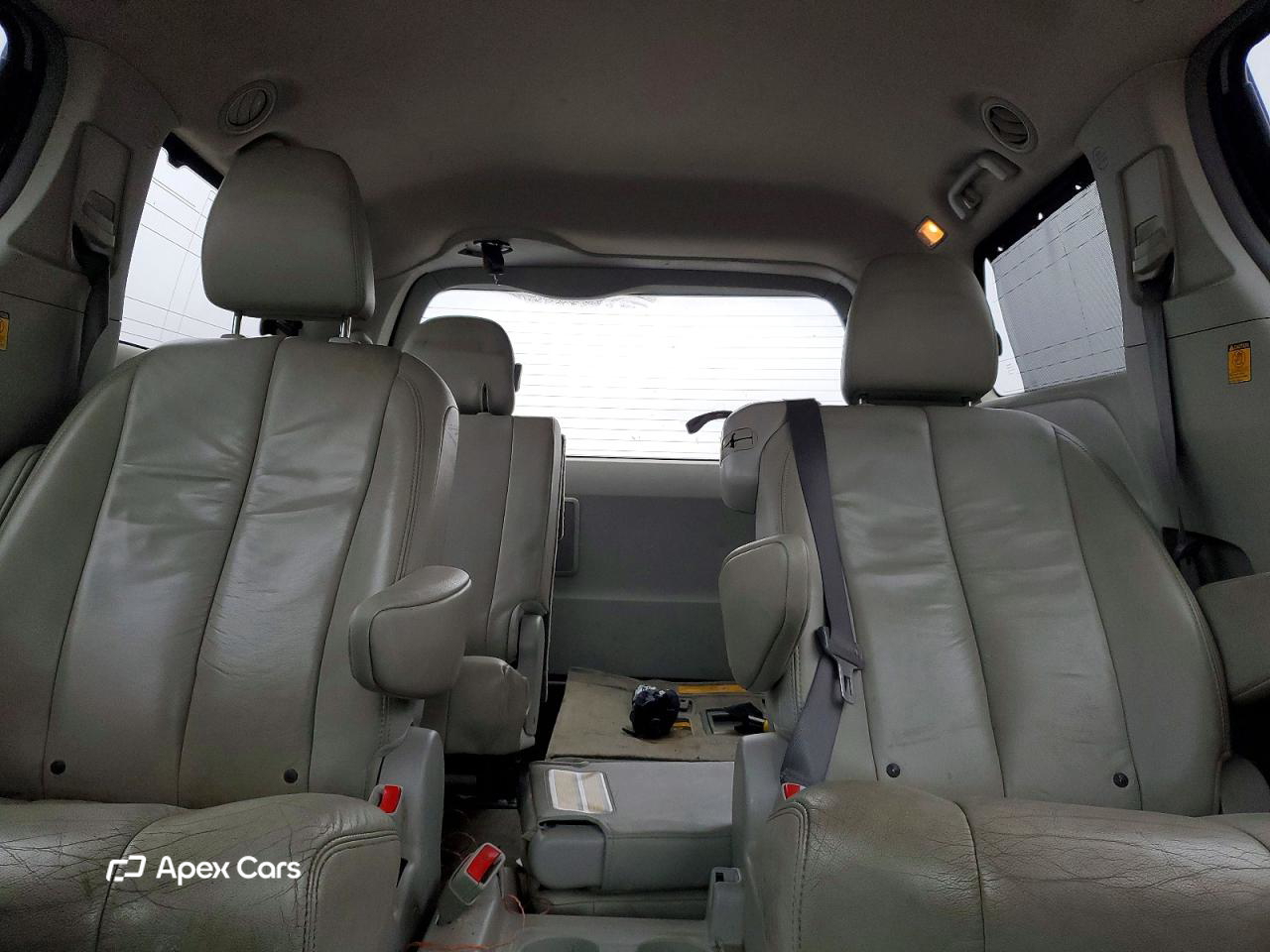 Toyota Sienna 2011