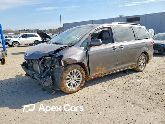 Toyota Sienna 2015 - Image 1 of 14