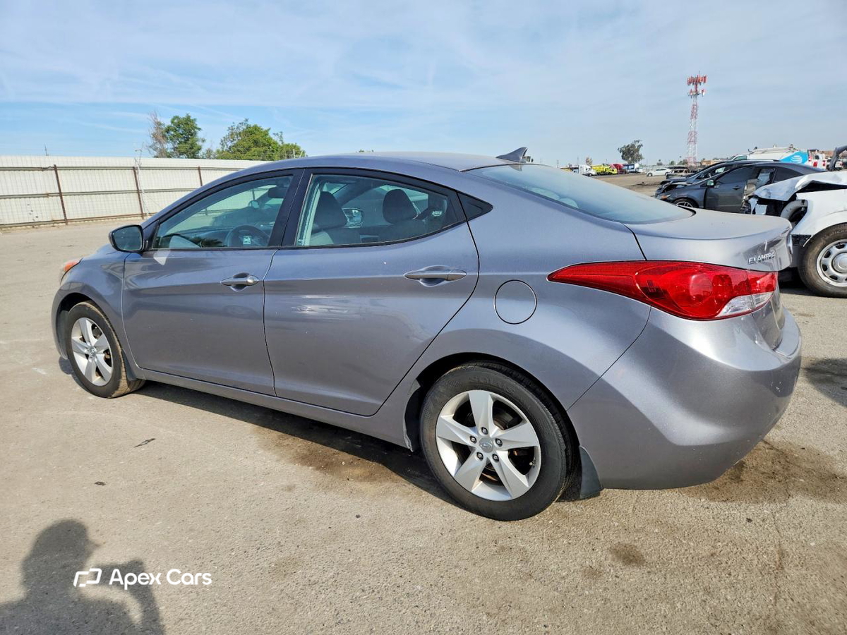 Hyundai Elantra 2012