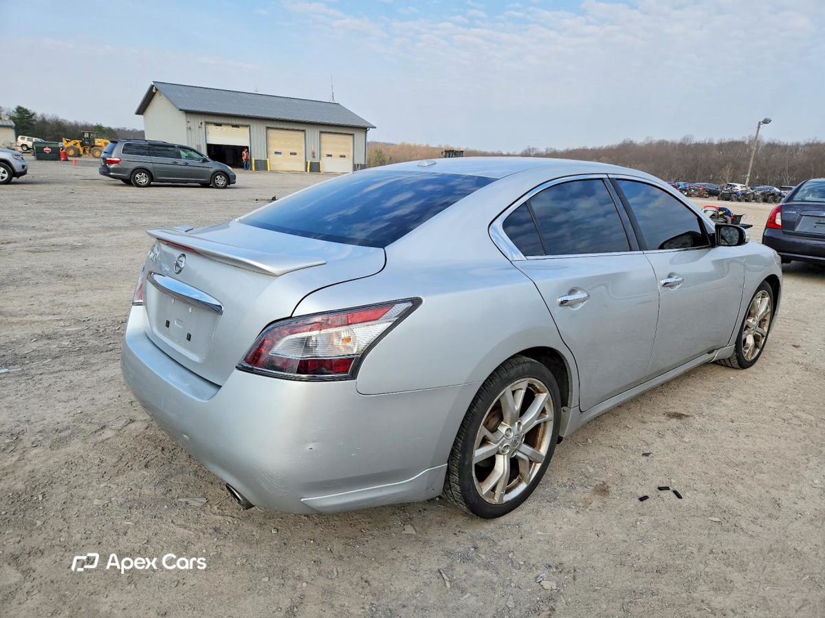 Nissan Maxima 2012