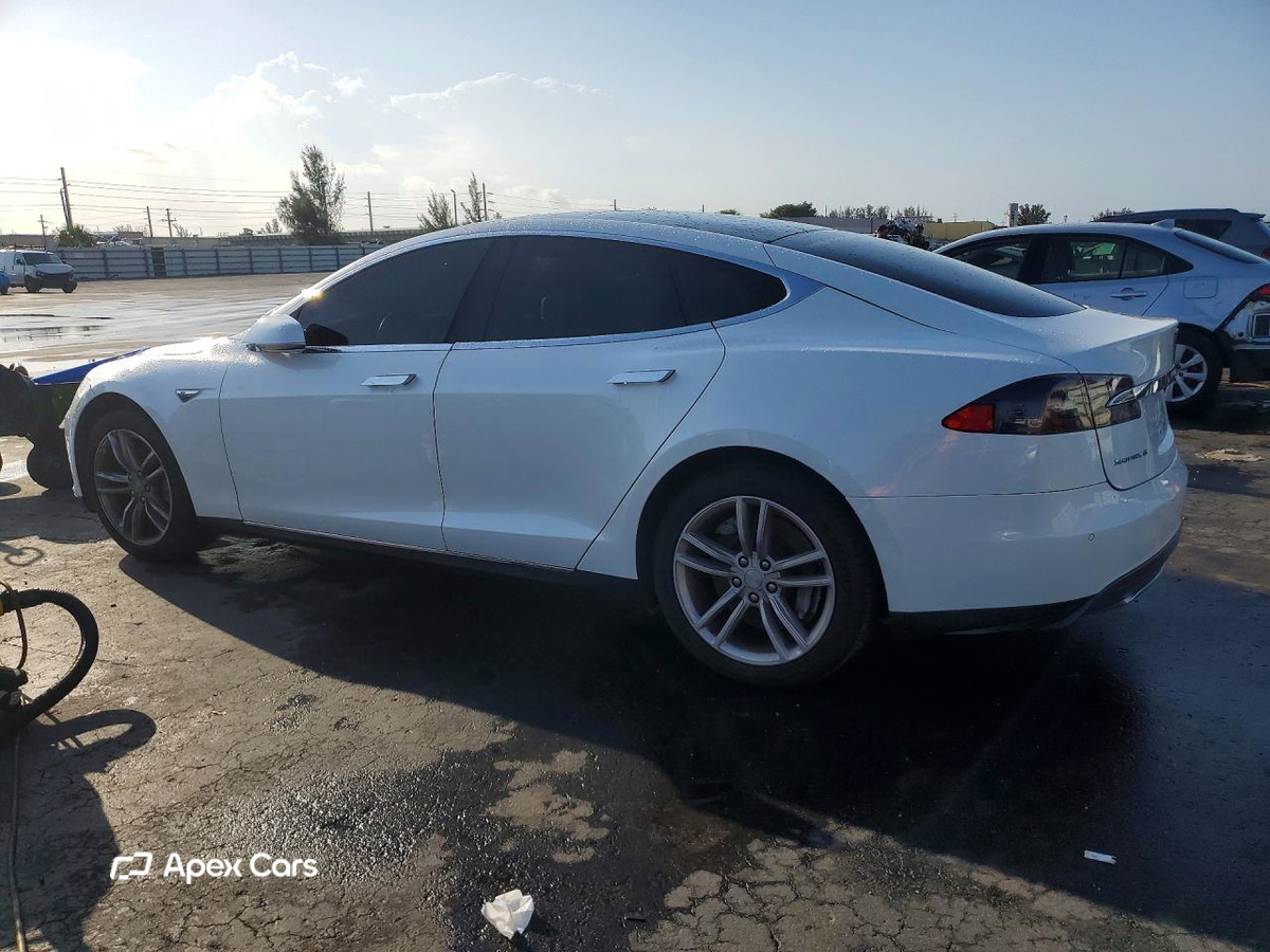 Tesla Model S 2014