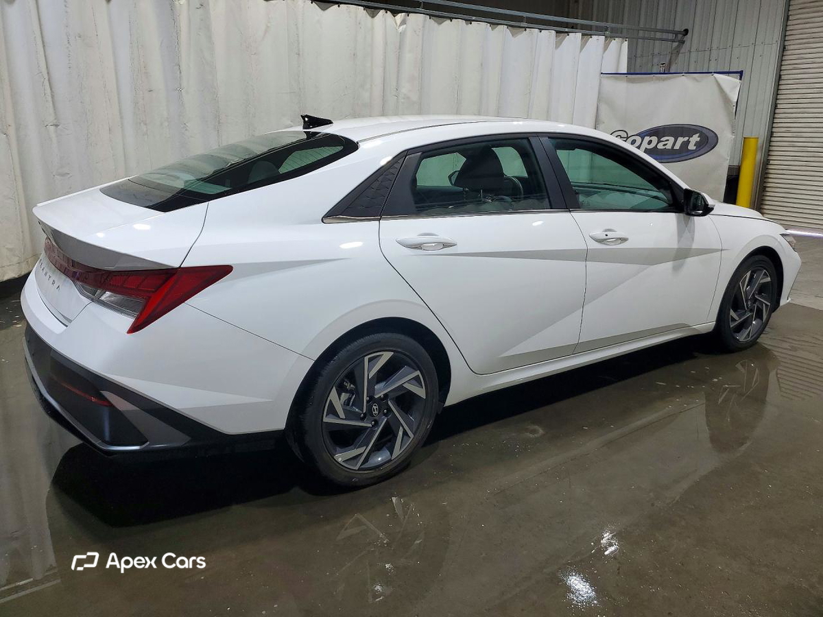 Hyundai Elantra 2025