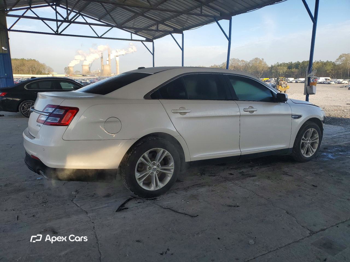 Ford Taurus 2016
