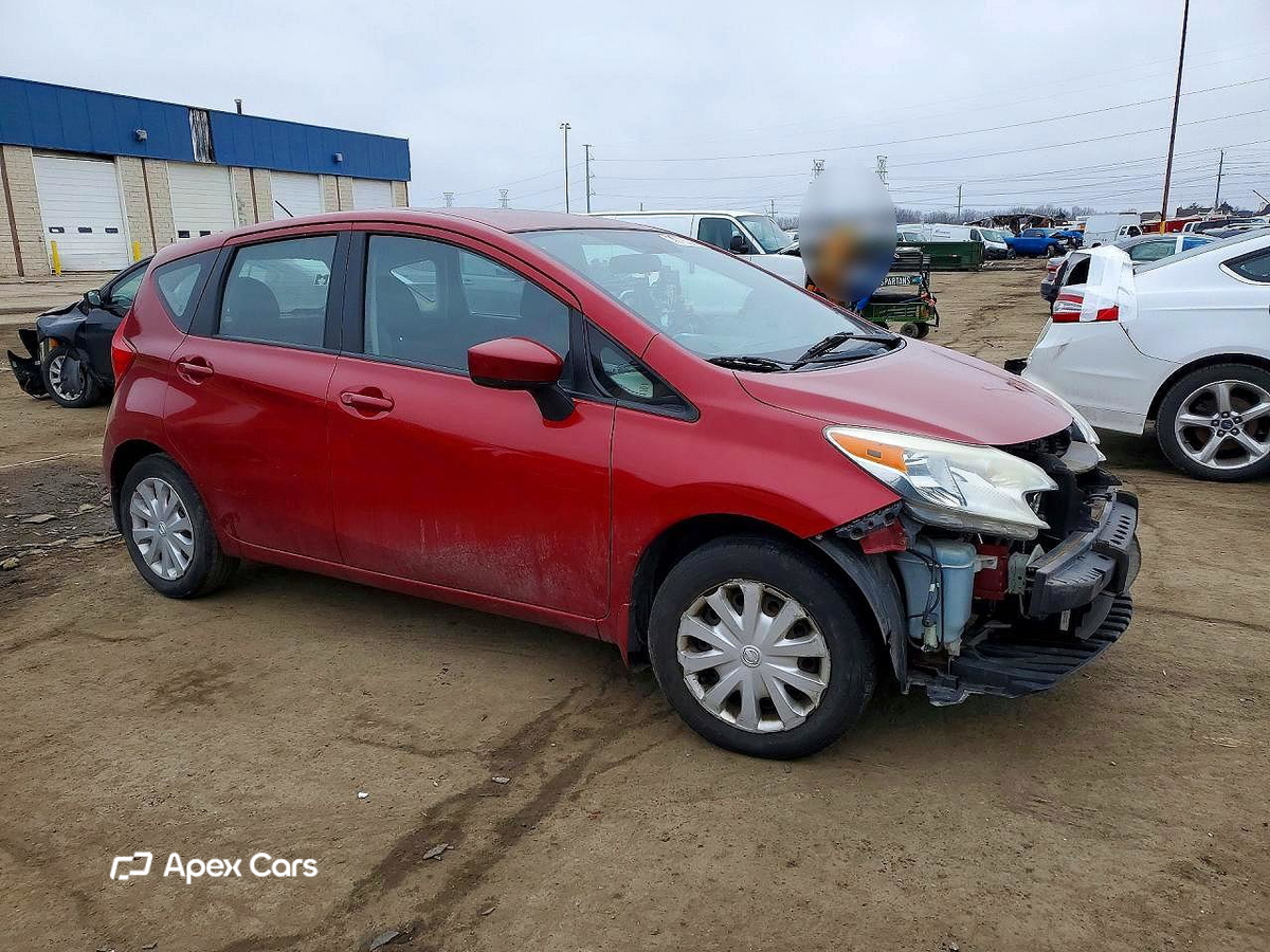 Nissan Versa 2015