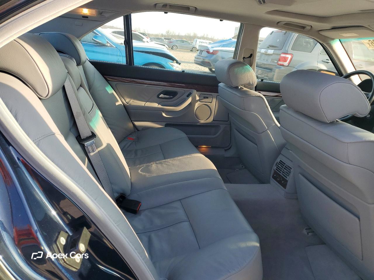 BMW Series 7 2001